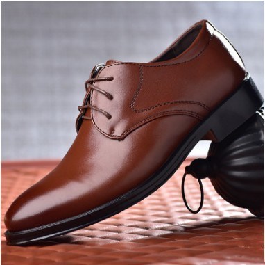 Black Shoes With Pointed Toe For Men null