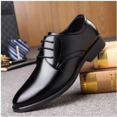 Black Shoes With Pointed Toe For Men null